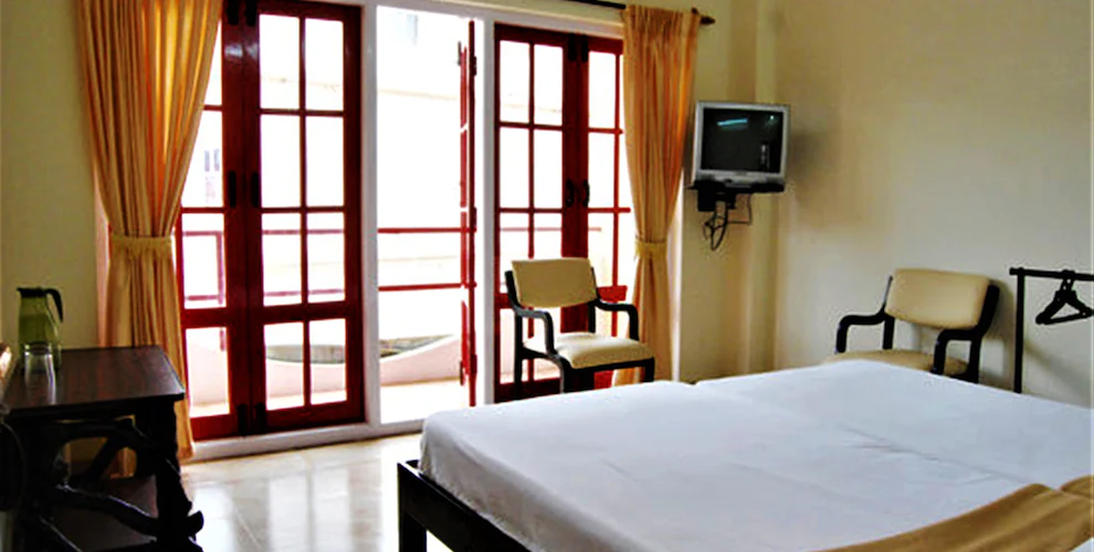 1 x Double Deluxe Room